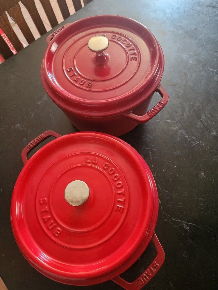 STAUB CAST IRON ROUND COCOTTE #24