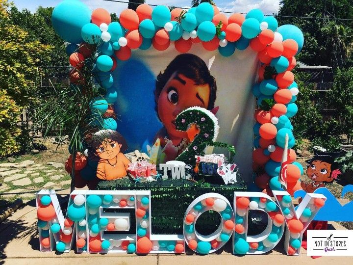 Custom Party Decor & Treats