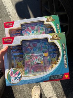 Pokemon 30th Celebration Sylveon EX box