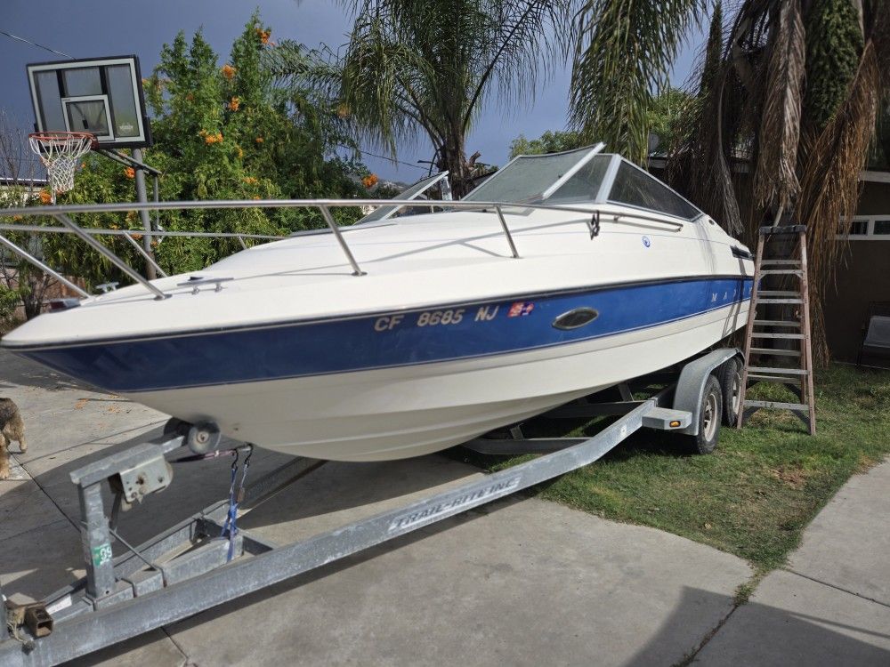 maxum     5.4  mercursor  fishing/ pleasure 