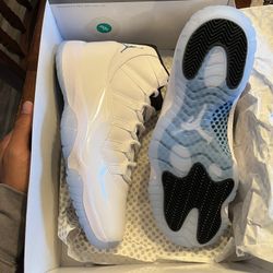 Jordan 11 “Legend Blue” 
