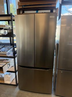 NEW Frigidaire 33 in. 20 cu. ft. Counter-Depth French Door Refrigerator in Stainless Steel Look with CrispSeal crispers