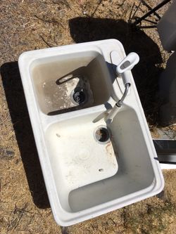 Sinks vanity fan vacuum $5 each