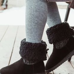 MUK LUKS Black Selena Faux Fur Lined Fold Down Boot Slipper size 9 in women