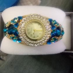 Beautiful Women's Bracket Watch 