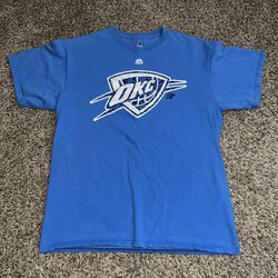 Oklahoma City Thunder T-shirt - Large 