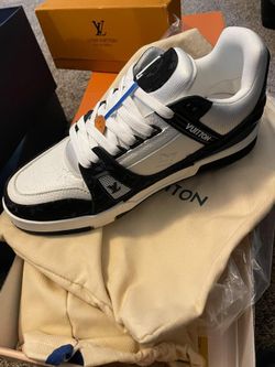 Lv black& white