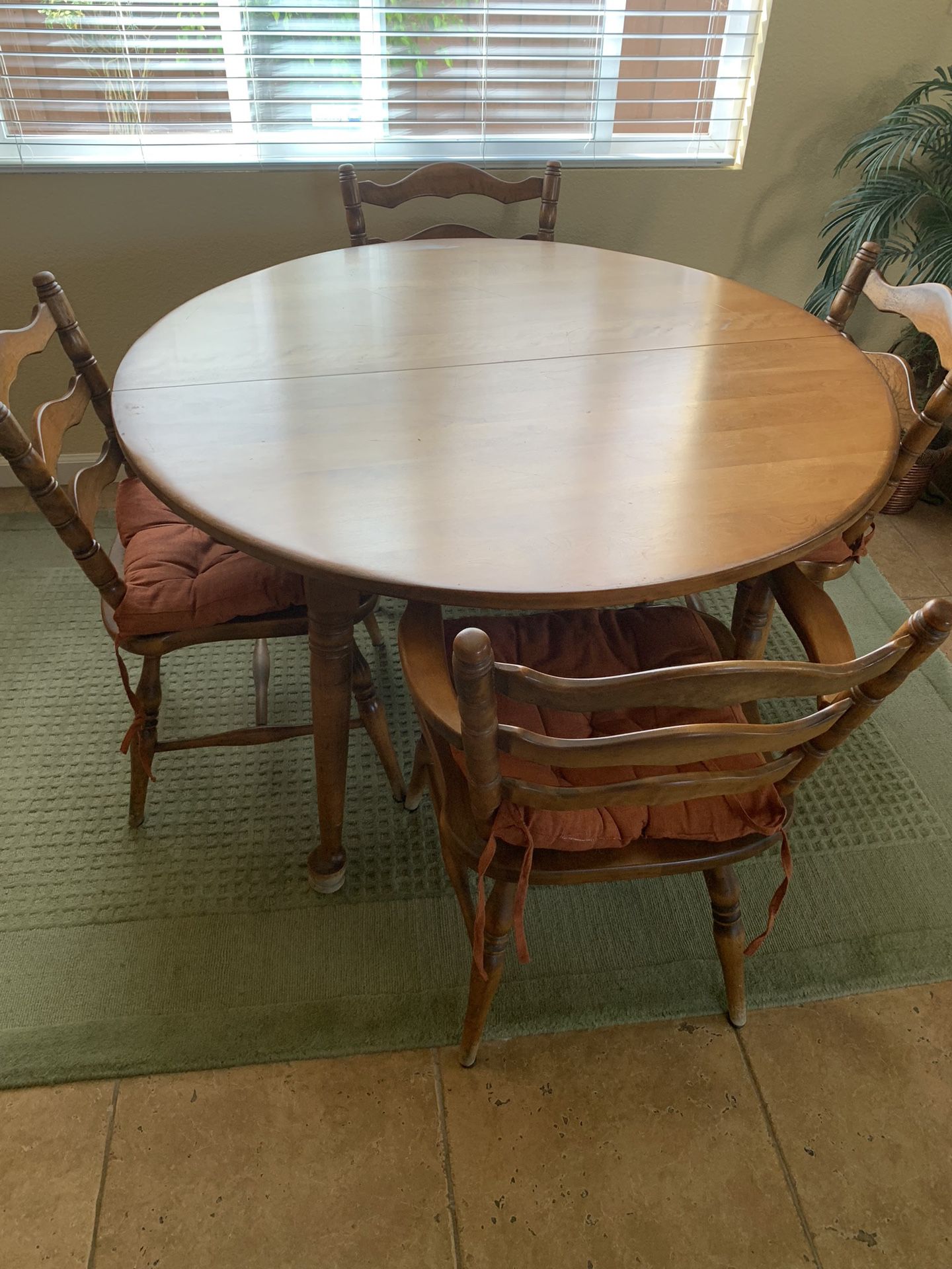 Kitchen maple table and 4 chairs