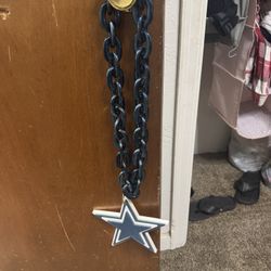 Dallas Cowboys Oversized Fan Chain / Medallion