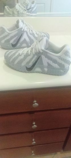 Nike Low-Top Training Sneakers White Gray