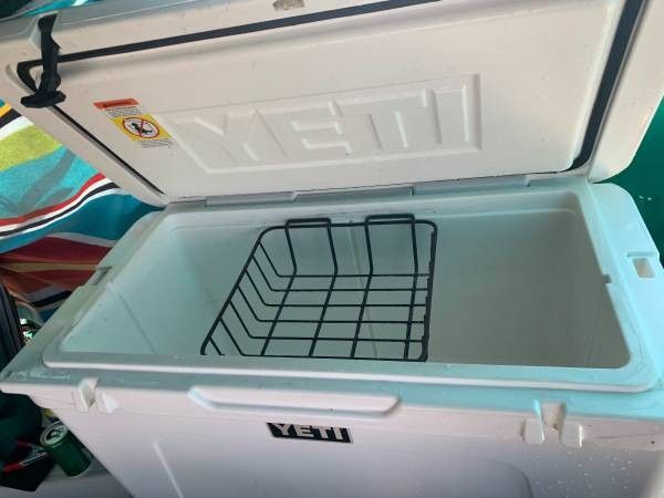 Yeti tundra 75 hard cooler with basket