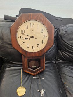 Howard Miller Vintage Wall Pendulum Clock – Wind-Up Chiming Clock with Key