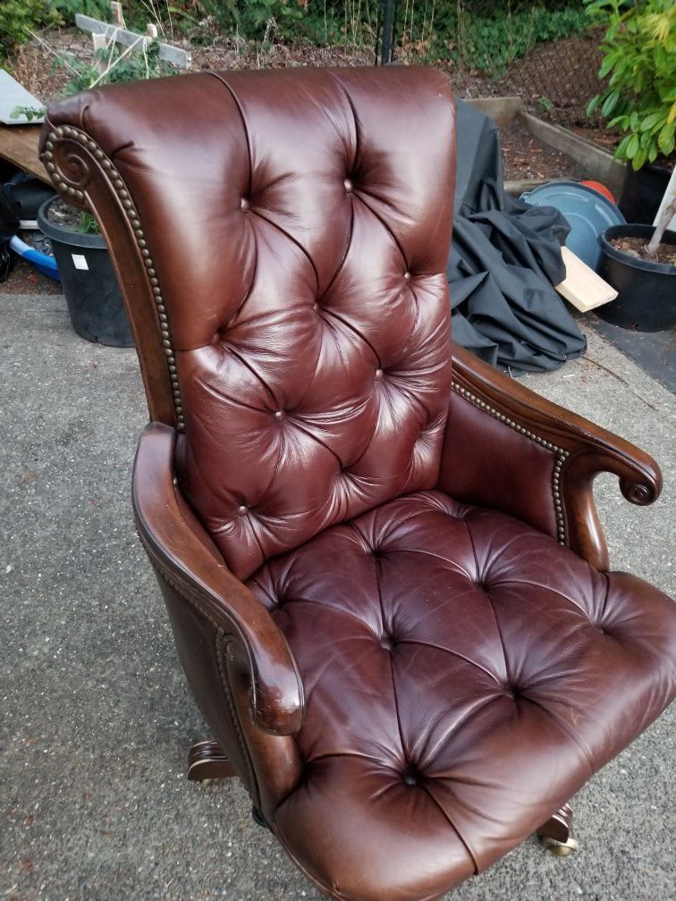 Thomasville furniture - Leather Executive Office Desk chair