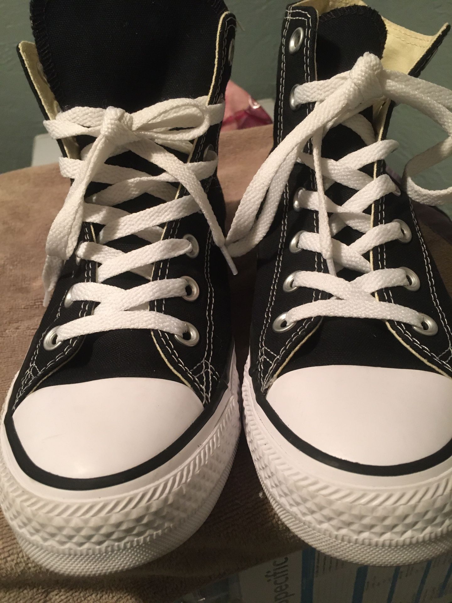 Converse men’s size 6