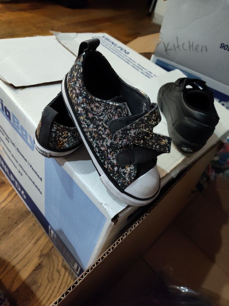 Toddler Converse Size 9