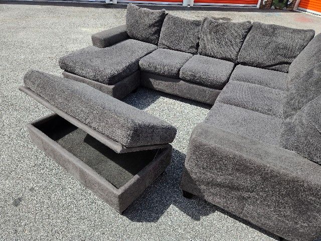 FREE DELIVERY Reversible Couch Sofa Sectional Chaise 4 PC Ottoman