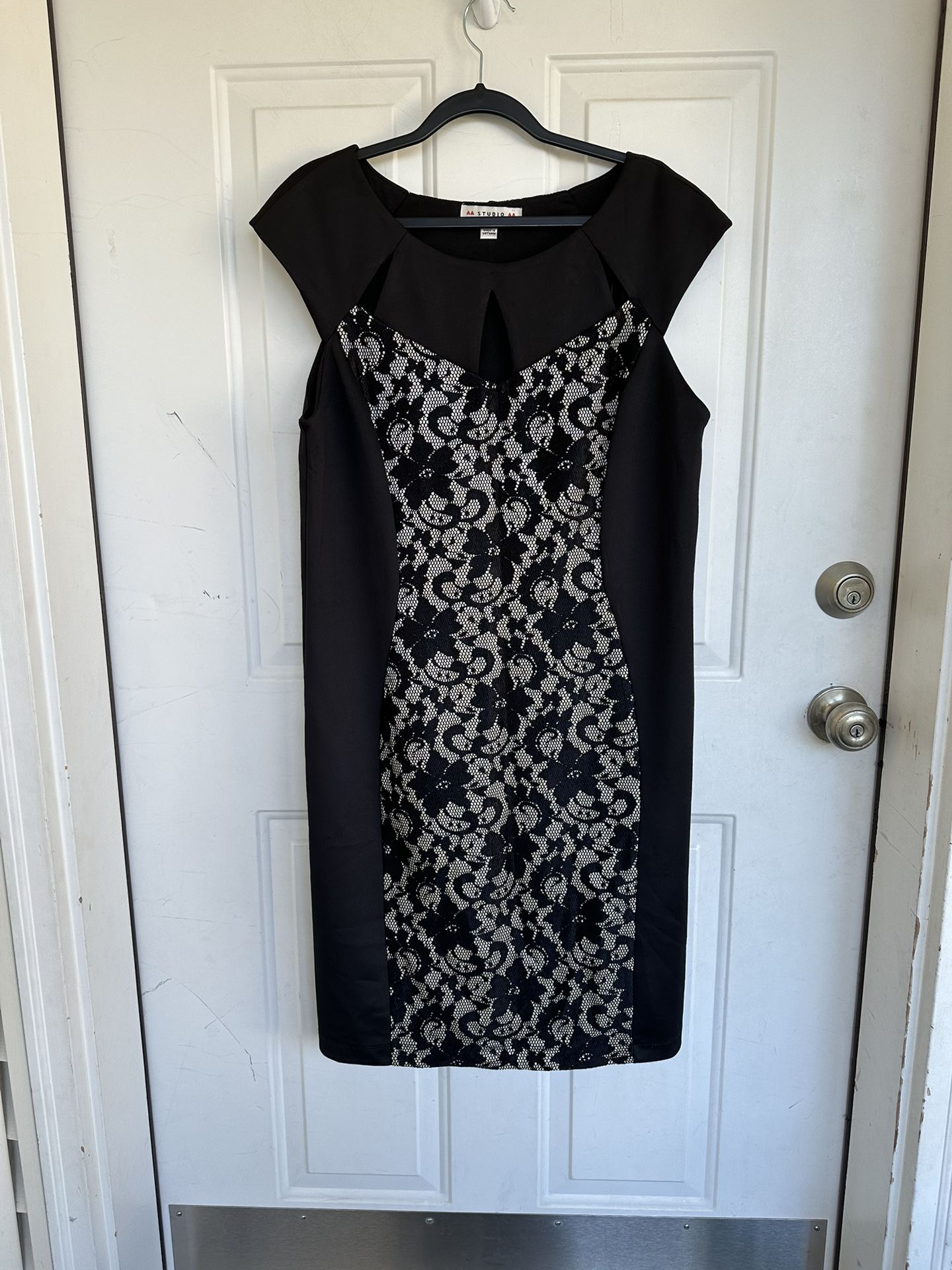 Studio AA Woman Short Sleeve Stretch Dress Sheath Size 16