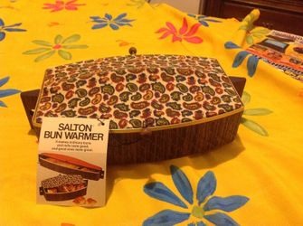 Vintage salton electric bun warmer