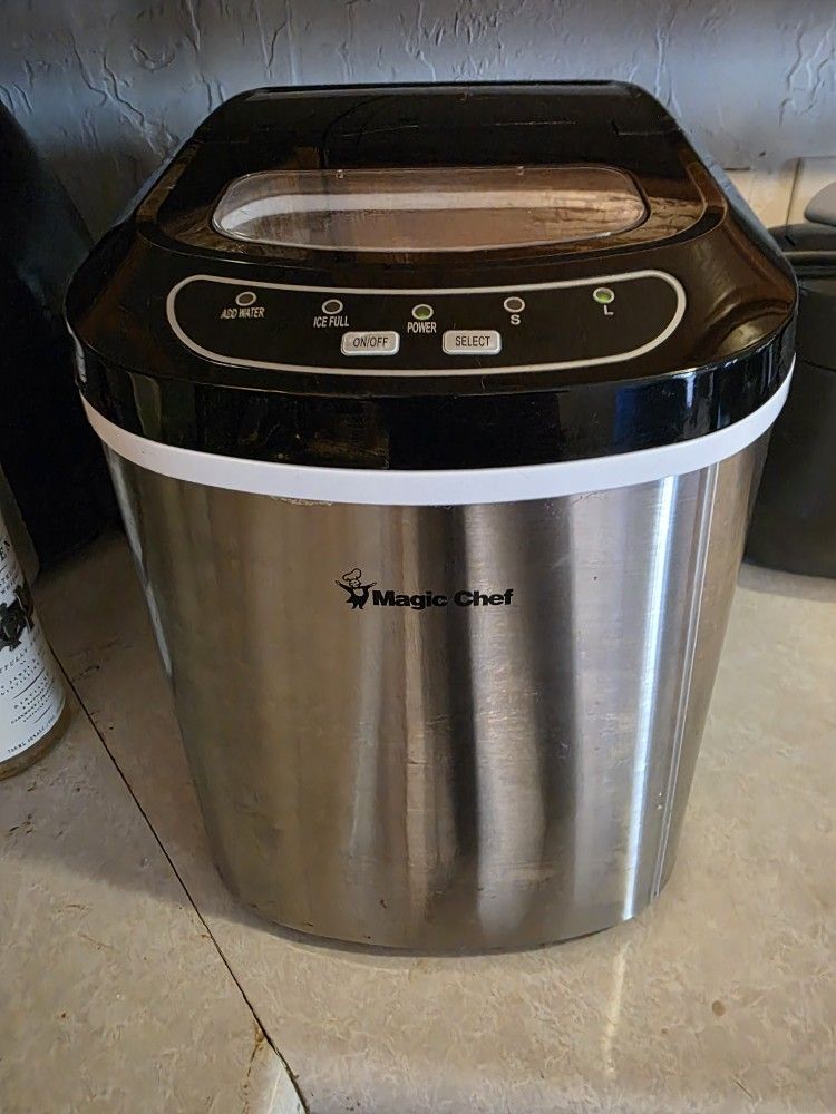 Magic Chef Ice Maker