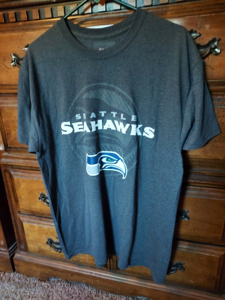 For Sale Gray Seahawks T-shirt Size large $10