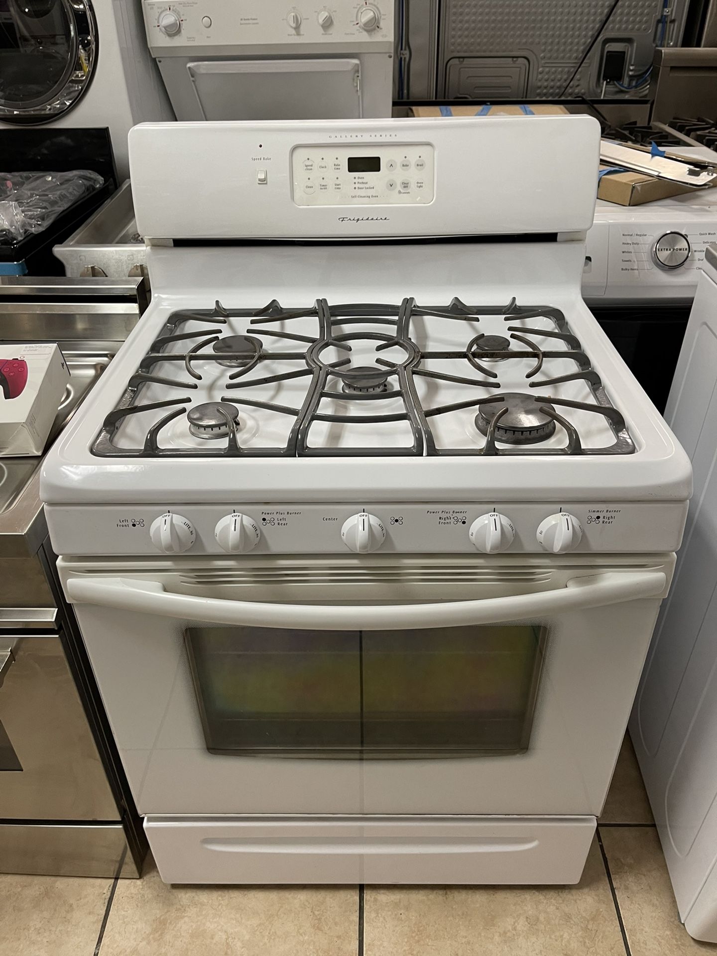 Frigidaire 5 Burners With Convection Oven 