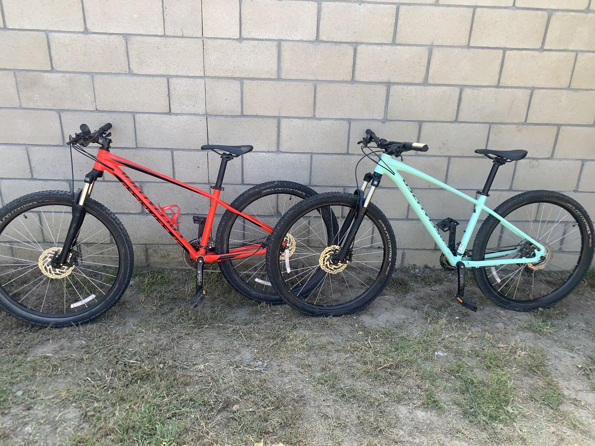 Pitch Specialized Mountain Bike
