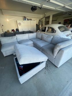 GRAY MODULAR COUCH (FREE DELIVERY) 🚚