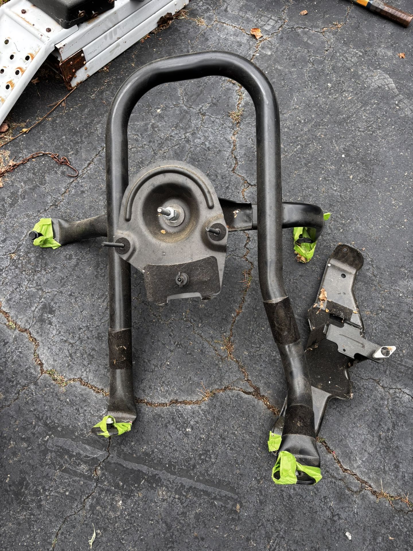 2004 H2 Tire Mount