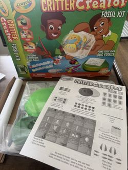 Brand new Crayola Critter Creator Fossil Kit