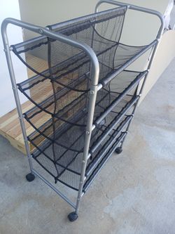 Rolling shoe rack