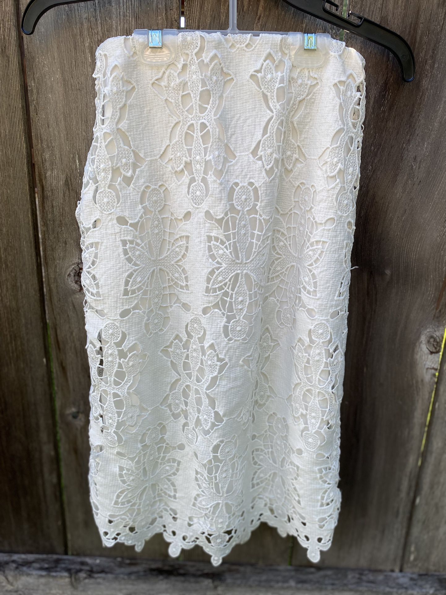 Gorgeous White Lace Pencil Skirt … Women’s Size XS … H&M 