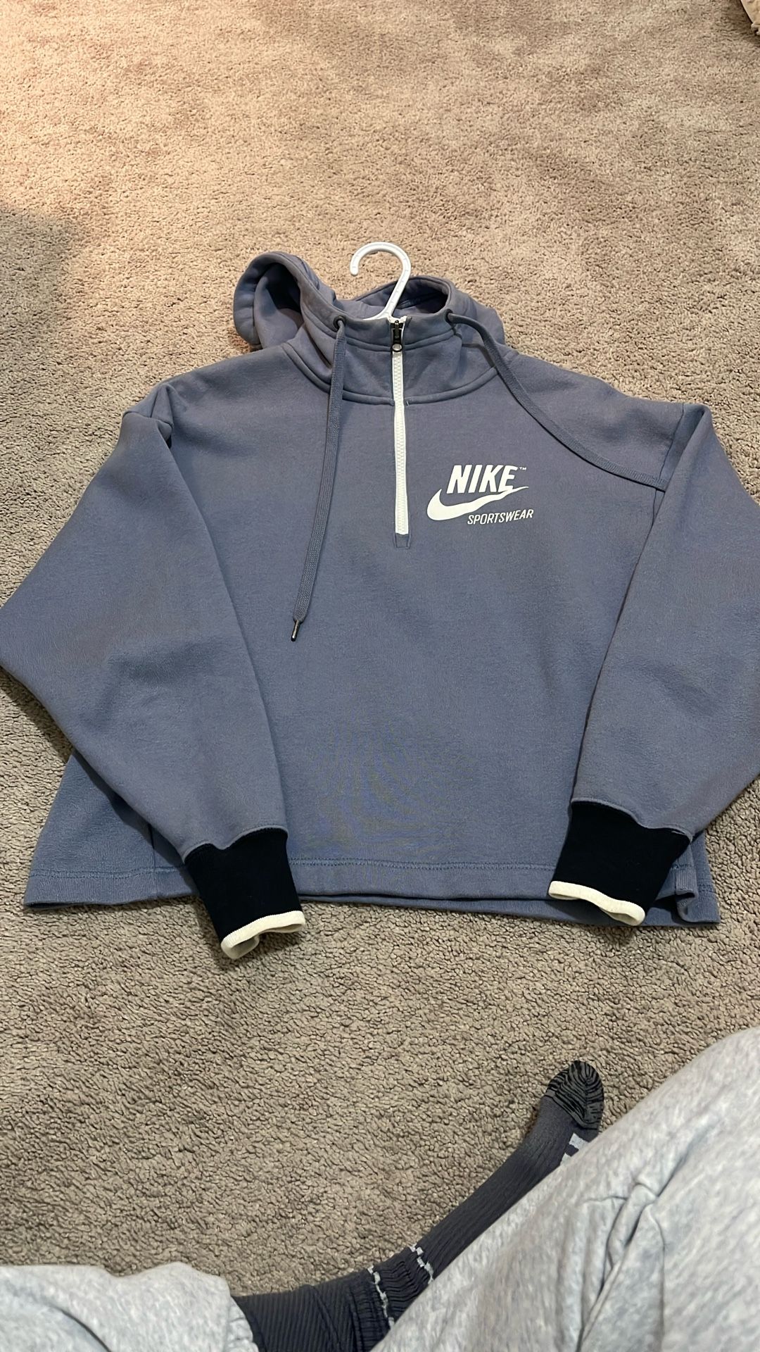 Women’s Cropped Nike Hoodie