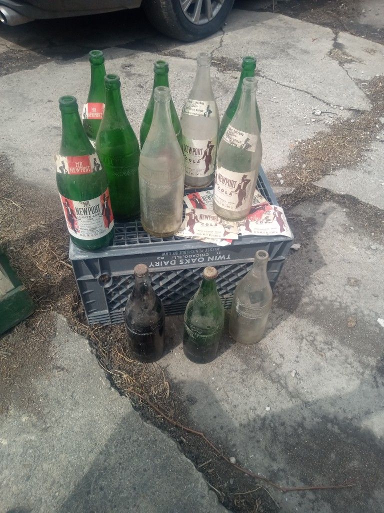 11 Vintage Mr. Newport 32oz Bottled At South Ashland Chicago