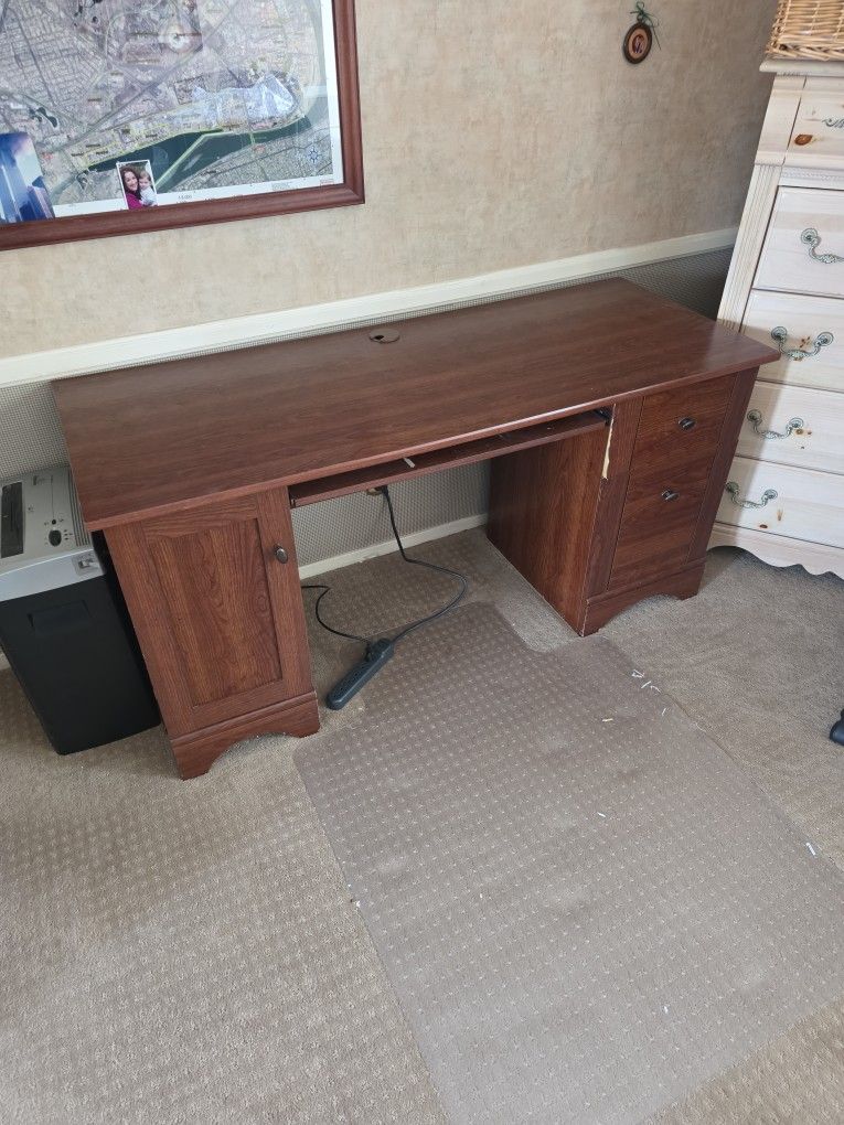 Free Desk With File Cabinet Drawer