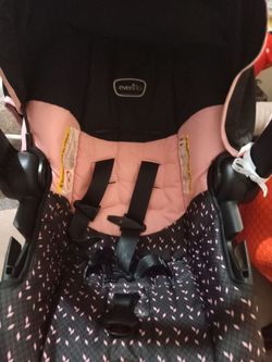 Pink baby girl carseat