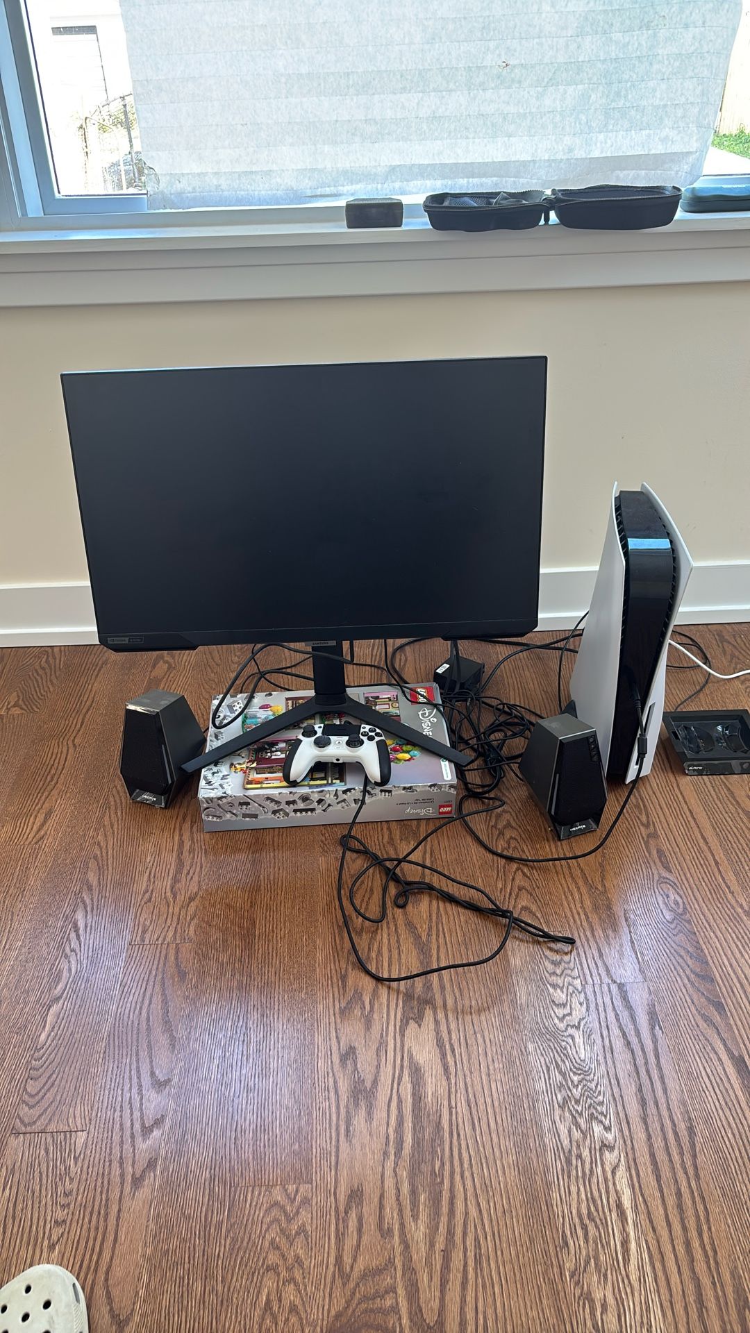 Selling Ps5, Samsung Nvidia G-sync Monitor, Hacate Speakers, Nacon Ps5 Remote