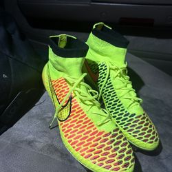 Nike Magista