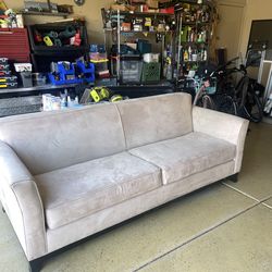 Plush 7.5 ft Couch - delivery avail