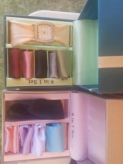 Watch with interchangeable bands