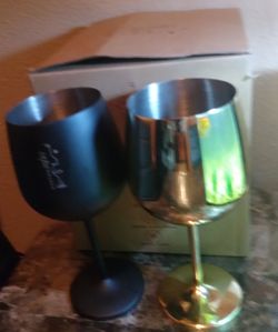 Black and Gold wine glasses