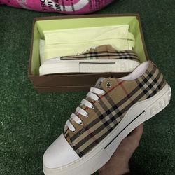 Burberry sneakers