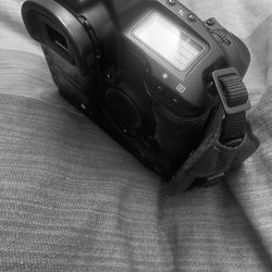 Canon EOS-1 Ds Digital Camera