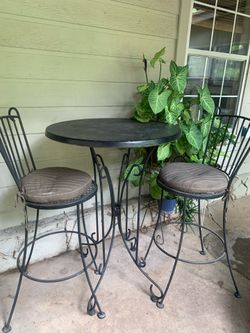 Bar style table
