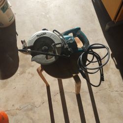 Makita skil saw