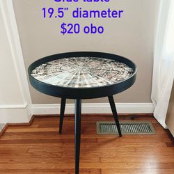 Cute Side End Table -  Like-new