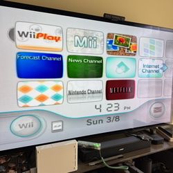 Nintendo Wii w/ accessories