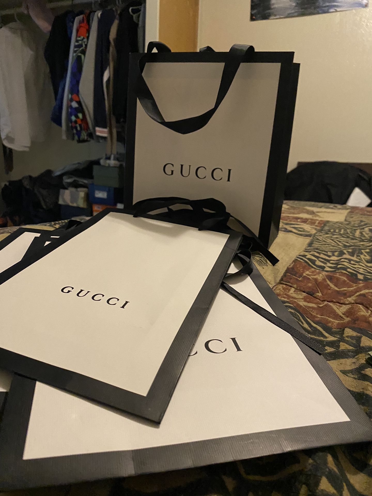 Gucci White & Black Shopping Bags
