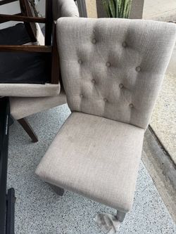 Tufted Upholstered Dining Chair