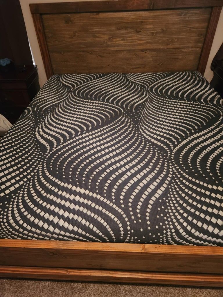 California King Sealy Posturepedic Matress