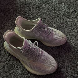 Adidas Yeezy Boost 350 V2 Sneakers